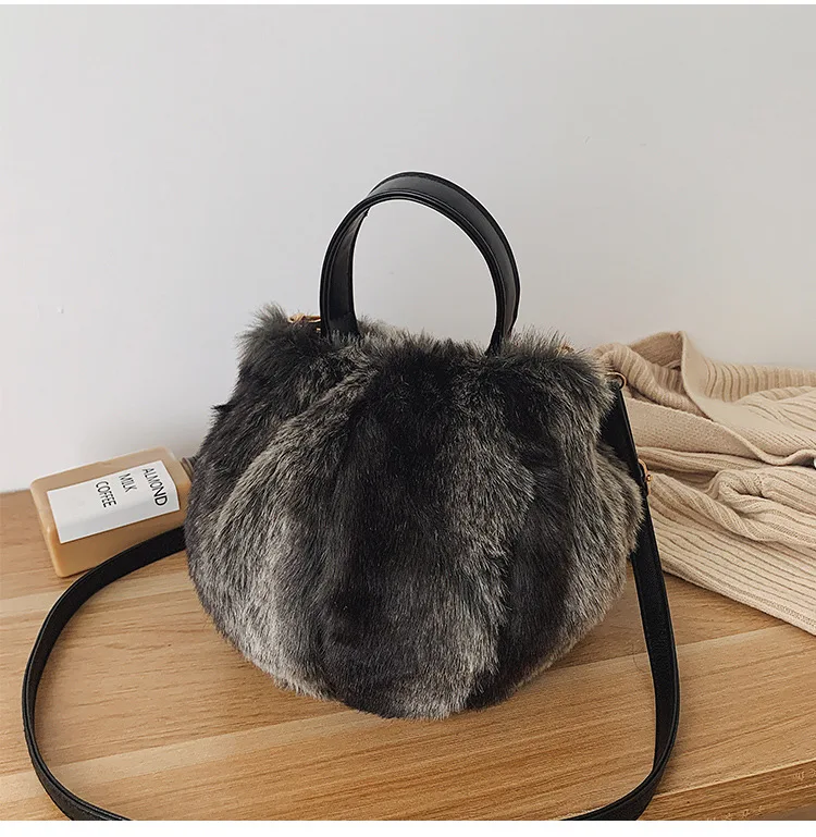 2023 Faux Fur Women Luxury Handbags Autumn Winter Casual Fashion Ladies Shoulder Bags Female Cute Velvet Crossbody Bags Bolsa