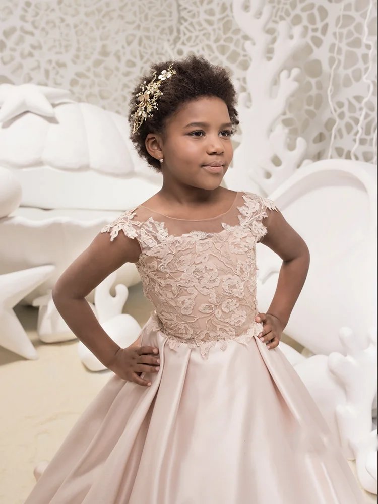 Elegant แขนกุด Applique ดอกไม้สาวชุดความยาวซาติน Ball Gowns เด็กวันเกิดงานแต่งงาน First Communion Dresses