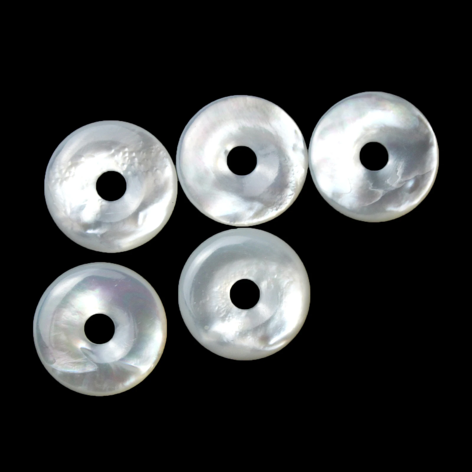 1 Piece Natural seawater Round White Shell Mother of Pearl Shell Ring Pendant for Jewelry Making DIY Necklace Earring