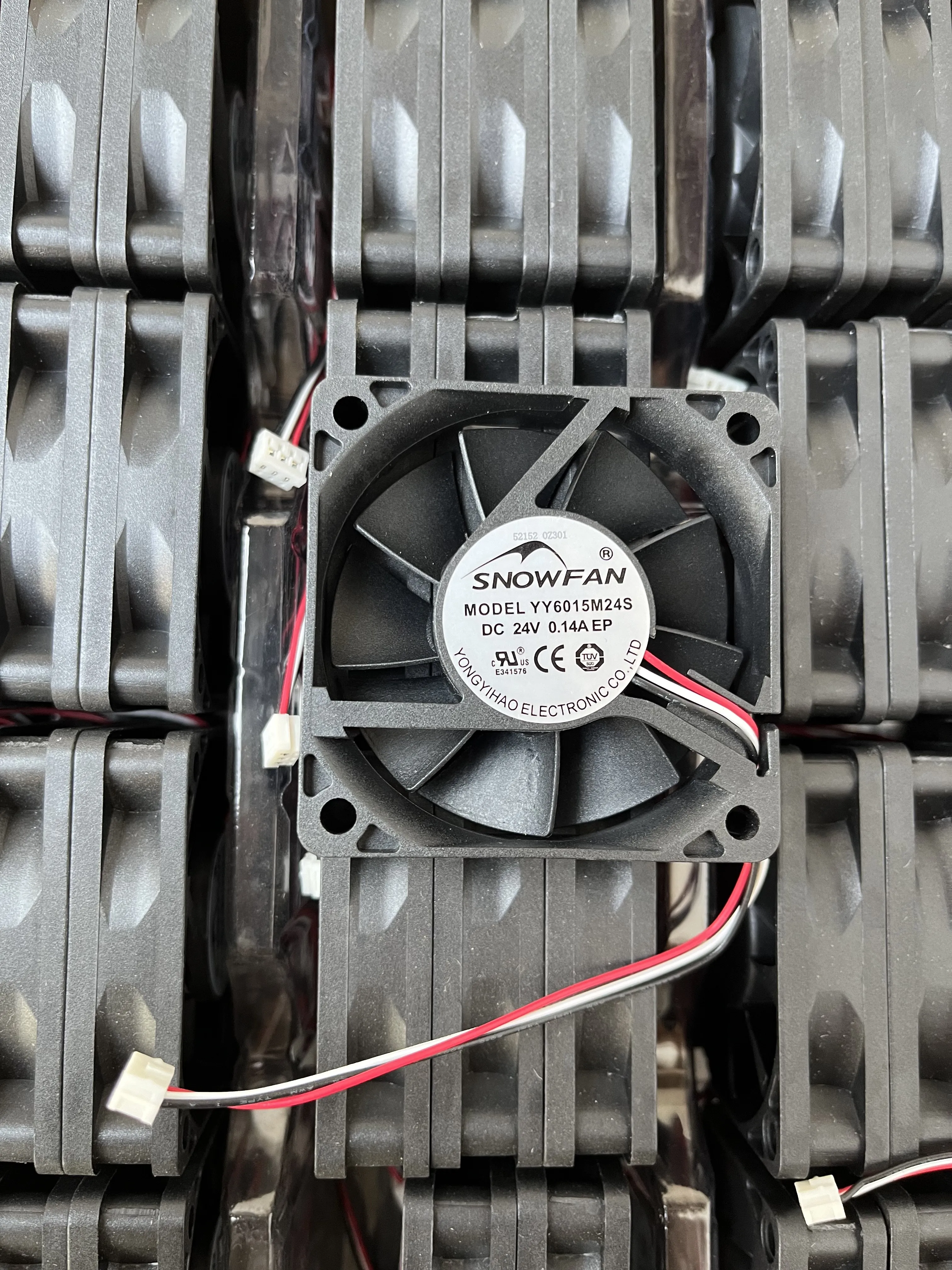 SNOWFAN YY6015M24S DC 24V 0.14A 60x60x15mm 3-Wire Case Cooling Fan