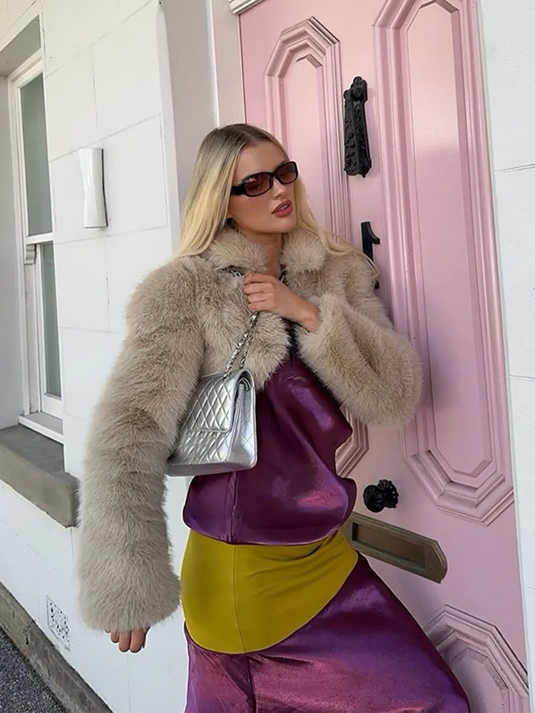 Mode recadrée fausse fourrure manteau femmes Chic solide revers manches longues mince veste courte 2025 hiver dame quotidien haute rue vêtements d'extérieur