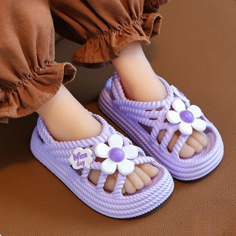 2025 New Children's Slippers Summer 2-8Y Girls Bathroom Home Anti-Slip Beach Shoes Soft Soled Baby Sandals Outwear Sandals