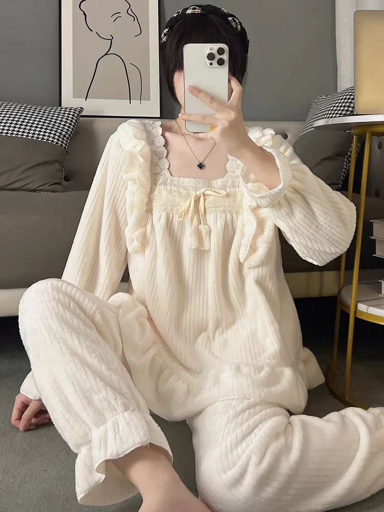 Women's Sleepwear Coral Fleece Pajamas Women's Autumn Winter Nightdress Fleece Thickened Lace Court Style Two-piece Set