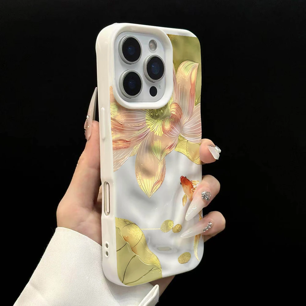 Luxuriöse Koi- und Lotus-Glücks-Handyhülle für iPhone 17 16 15 14 13 12 11 Pro Max 14 Plus 17 Air Falten-Wellen-Soft-Silikon-Cover – Detail 8