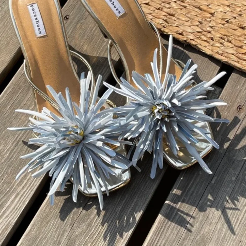 1 쌍 시뮬레이션 Coloful 태국 요정 꽃 신발 버클 맞춤형 디자인 호접란 신발 꽃 샌들