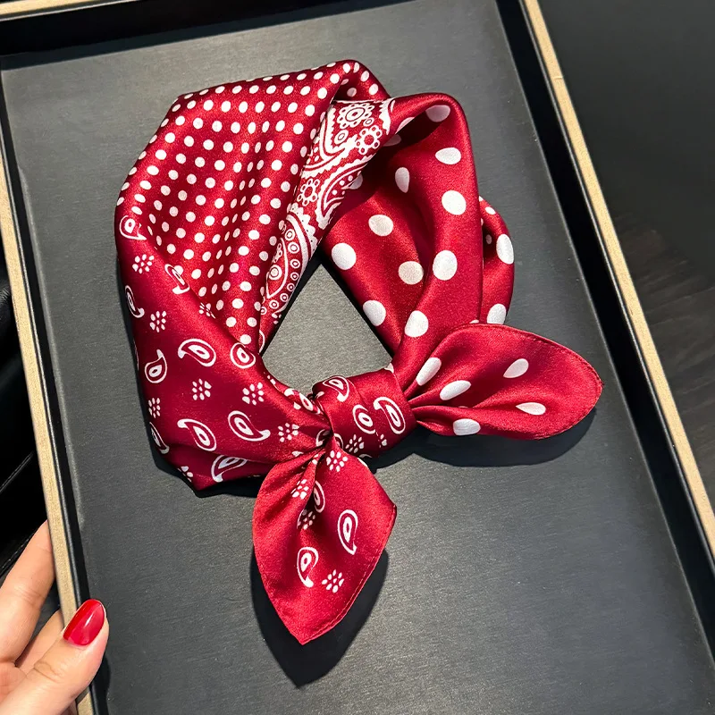 الجملة 100% الحرير الطبيعي وشاح مربع النساء باندانا التوت الأوشحة الإناث الصيف منديل الرأس شال التفاف الحجاب