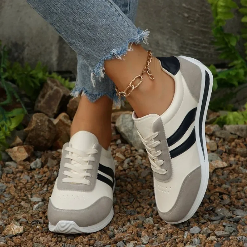 2025 Nuove scarpe da ginnastica casual Moda scarpe da corsa all-match Scarpe da donna sportive leggere e traspiranti Zapatos De Mujer