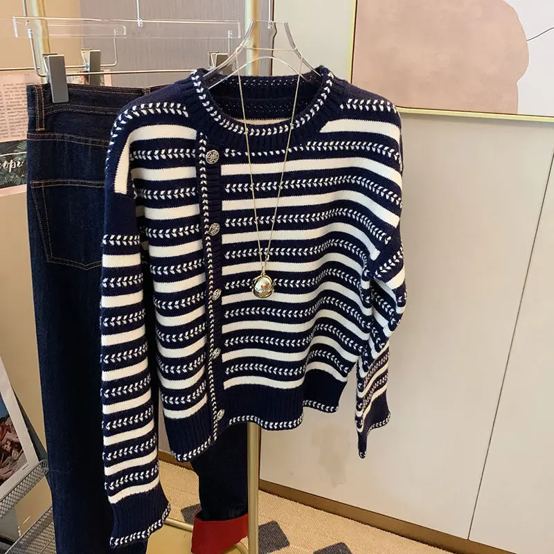 Cardigan Sweater with Diagonal Stripe Pattern Autumn Winter French Style Knit Top Y2k Korean Fashion Sweaters for Women