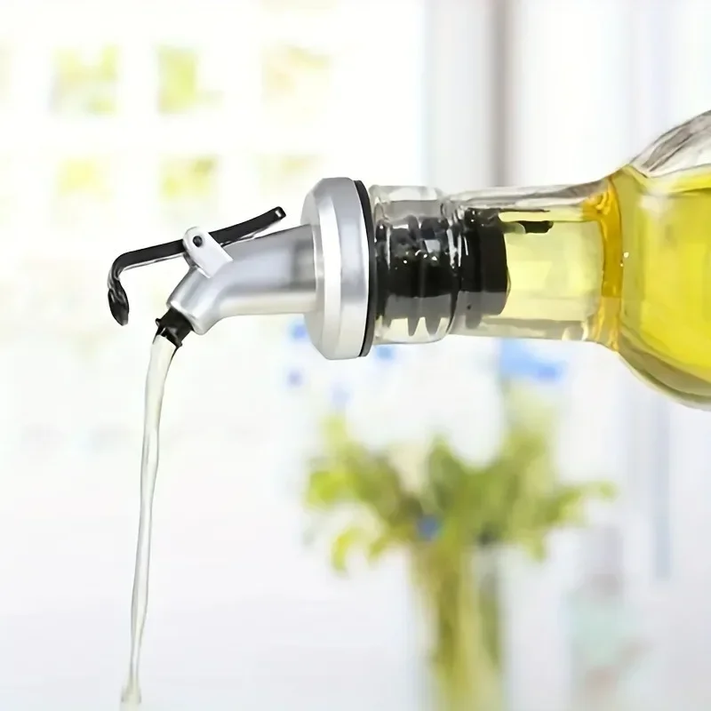 

Silver Household Kitchen Seasoning Bottles Soy Sauce Vinegar Bottles Mouth Stoppers No Oil Leakage No Oil Hanging Tools
