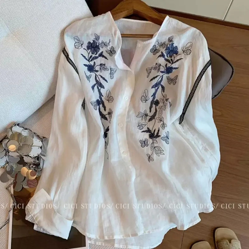 

Retro Contrast Embroidered Long-sleeved White Shirt for Women 2025 Early Autumn New Blouses