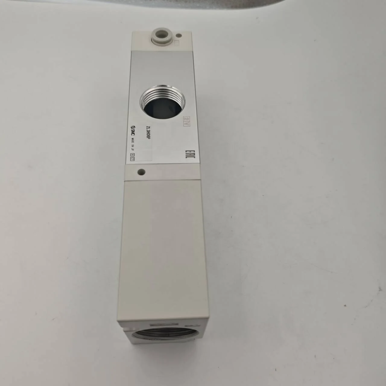 Original Authentic SMC Multi-stage Vacuum Generator ZL3H06P Pneumatic Vacuum Generator