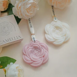 Camelliaアロマテラピーキャンドル、手作りの大豆ワックス、かわいい装飾的な花、天然エッセンシャルオイル、アロマキャンドルの装飾品、誕生日プレゼント