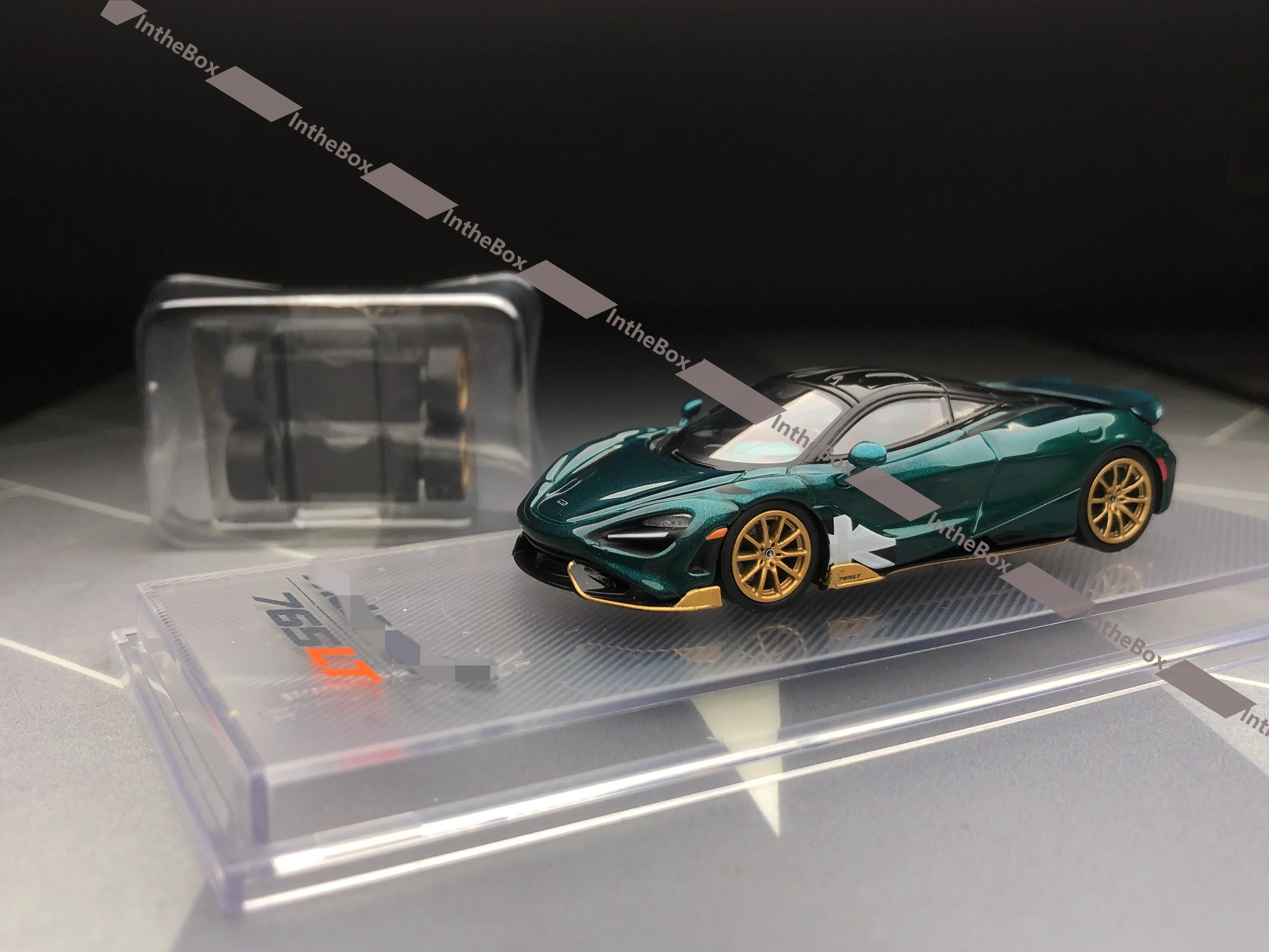 CM Model 1:64 765LT Green with  Extra Wheels Diecast Model Car Collection Limited Edition Hobby Toys