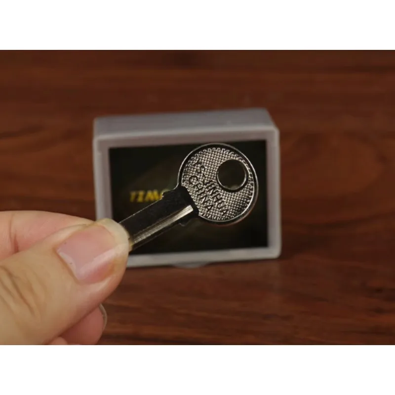 TIME TRAVELER Close up Magic Tricks Signed Key เป็นโค้กสามารถ Street Magic Props Mentalism ภาพลวงตาของเล่นนักมายากลบาร์ Gimmick