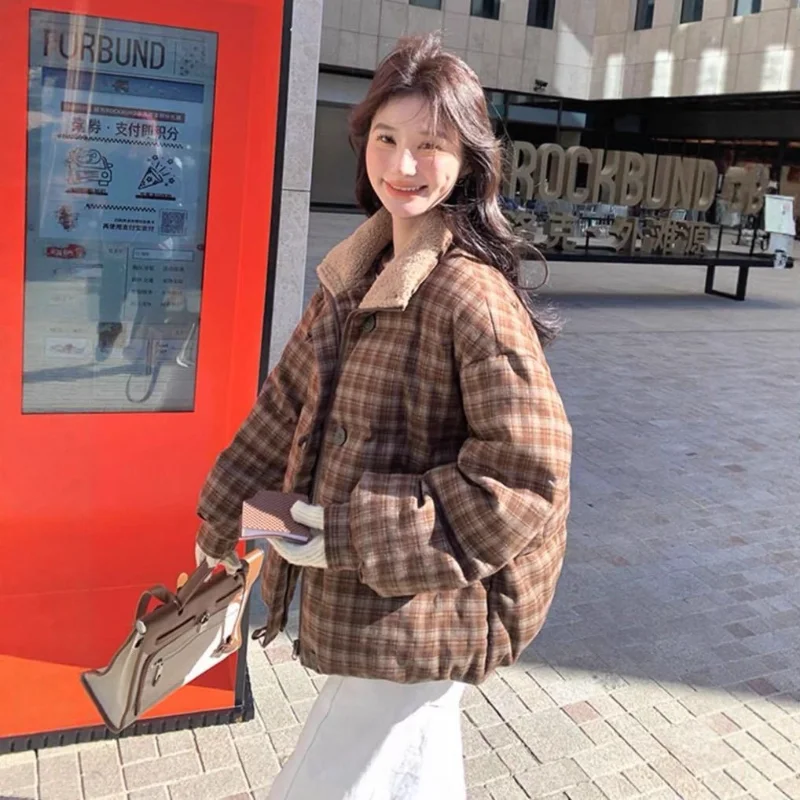 

Women's Short Down Jacket Winter 2025 New Style Patchwork Fur Collar Fashionable Commuter Warm Coat Trendy