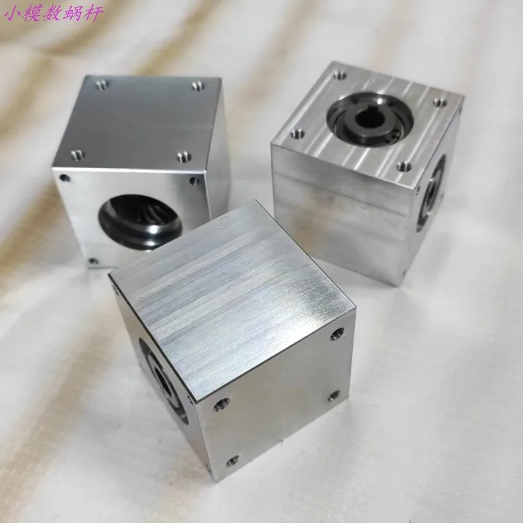 Small bevel gear rotator 90 degree speed ratio 1:1 right angle transmission reversing gear box shaft hole keyway/hexagon