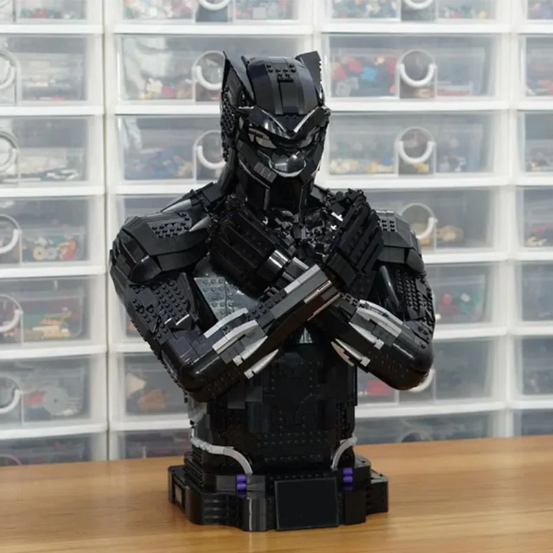 

2925pcs Moc 76215 Superhero Black Panther Bust Megafigure Model Building Blocks Bricks Diy Creative Educational Toys Kid Gift