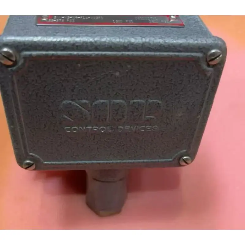 

New pressure switch 5NN-K5-N4-F1A-XX371 for quick delivery