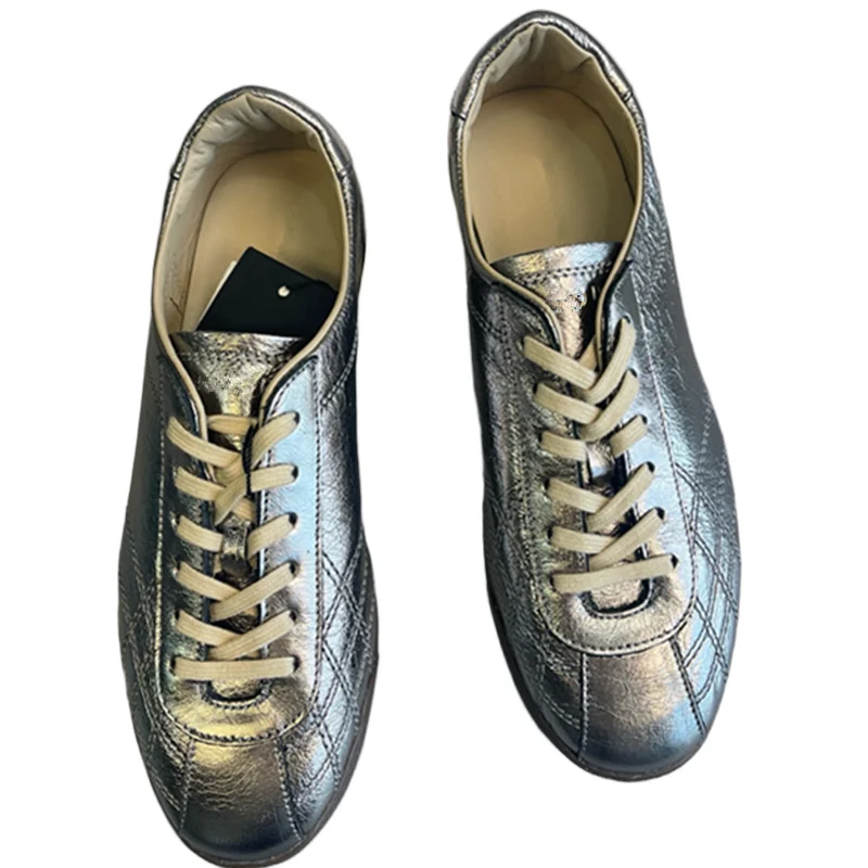 

Withered 2025 SS British Quilted Training Shoes Minimalist Retro Silver Metallic Commuter Casual Vulcanized Shoes Sneakers Women