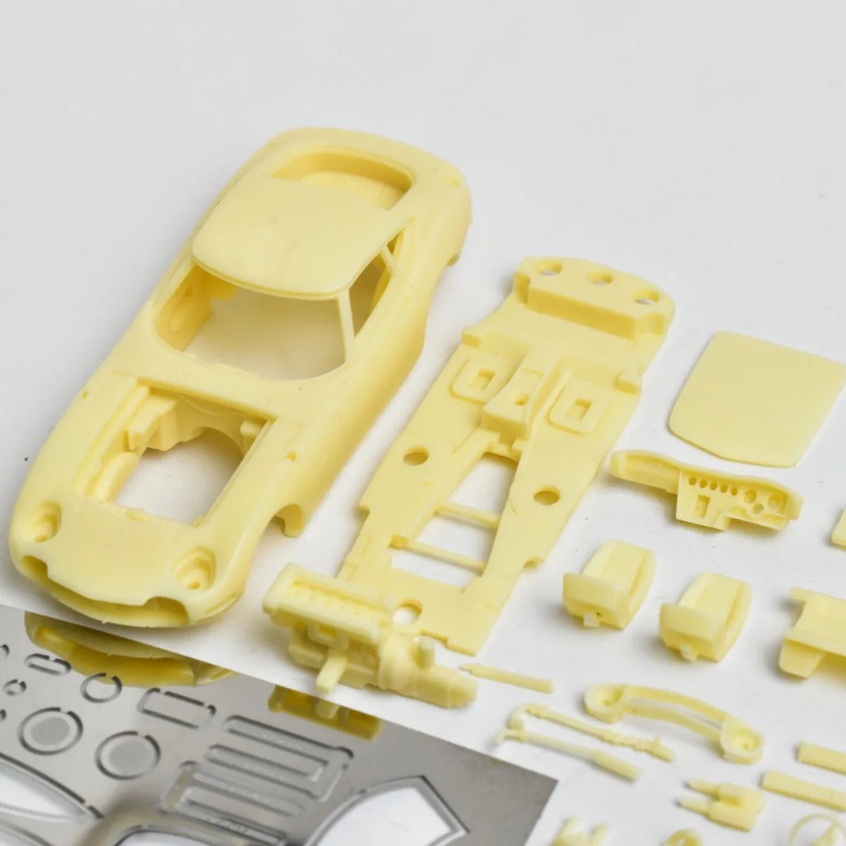 

Сборная модель автомобиля 1:64 Souvenir 2000GT, ручная работа, из смолы, литая под давлением