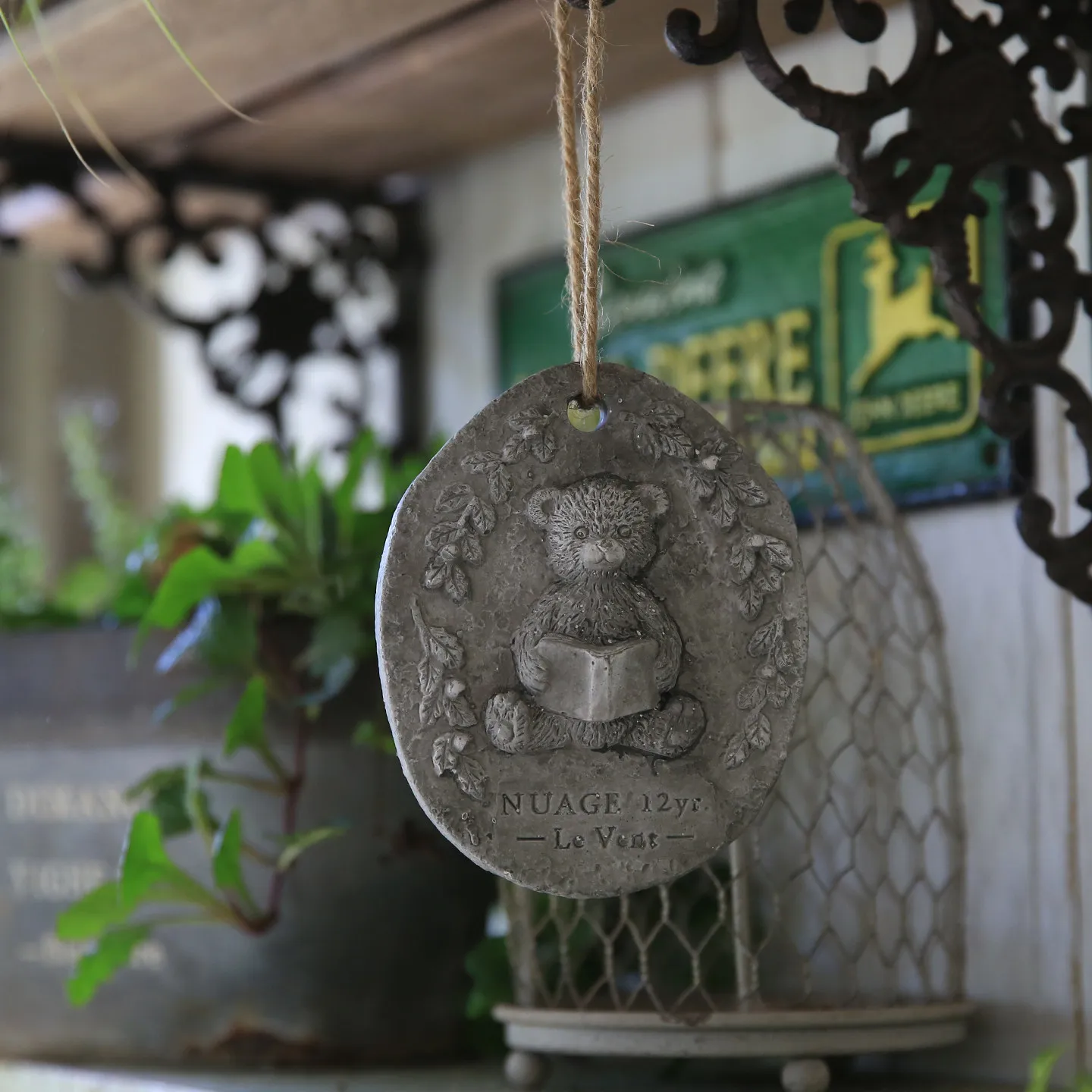 ZHAYA Pet Memorial Garden Plaque Vintage Style Cement Animal Shape Hanging Sign Statue Outdoor Patio Grave Marker Decoration