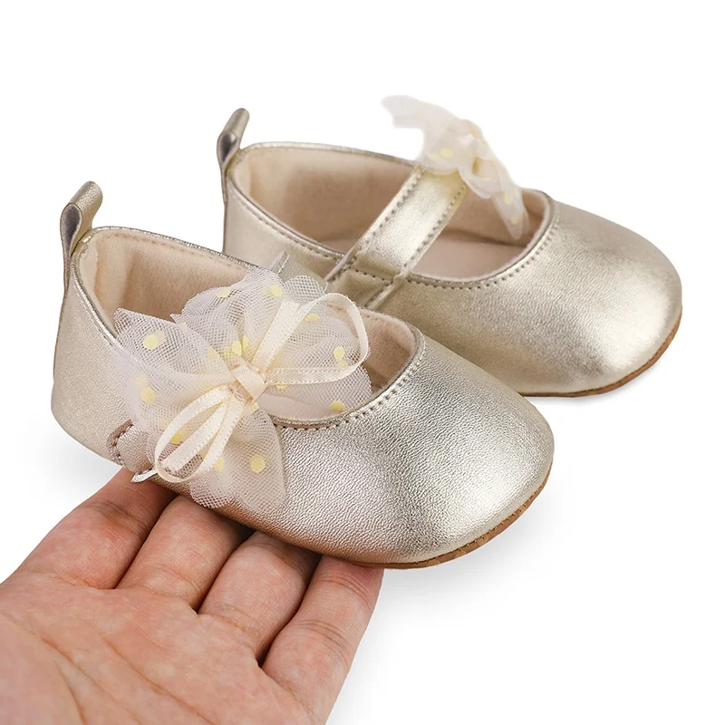 0-18M neonate scarpe da principessa per neonate superficie lucida stampa a pois Mesh Bowknot Flats pantofole da sposa antiscivolo adorabili scarpe da bambino