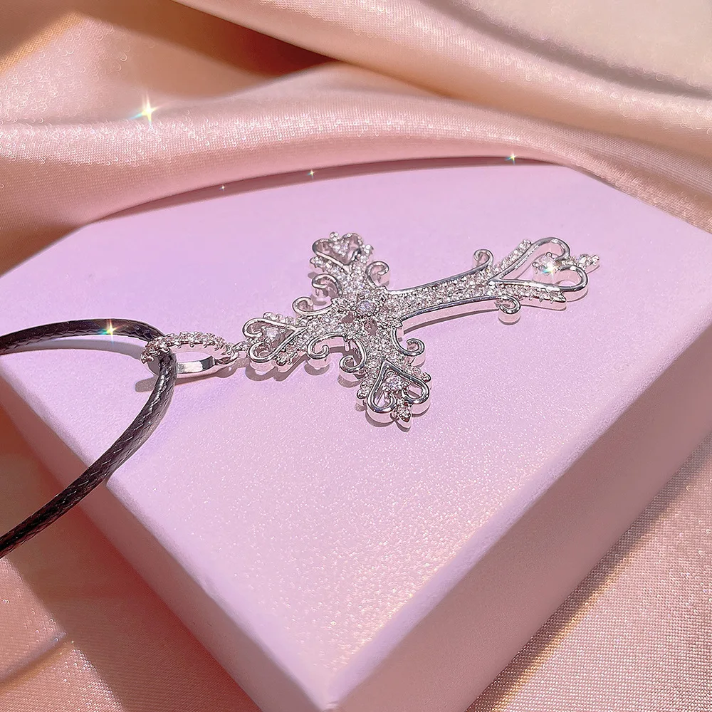 Vintage 925 Silver Palace Wind Cross Necklace Card Christian Religious Zircon Jewelry Tourist Souvenirs Gift