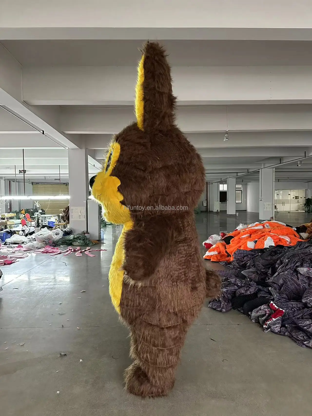 Cartoon opblaasbaar bruin konijn mascottekostuum schattig konijntje opblaasoutfit voor volwassenen feest cosplay geen batterij inbegrepen