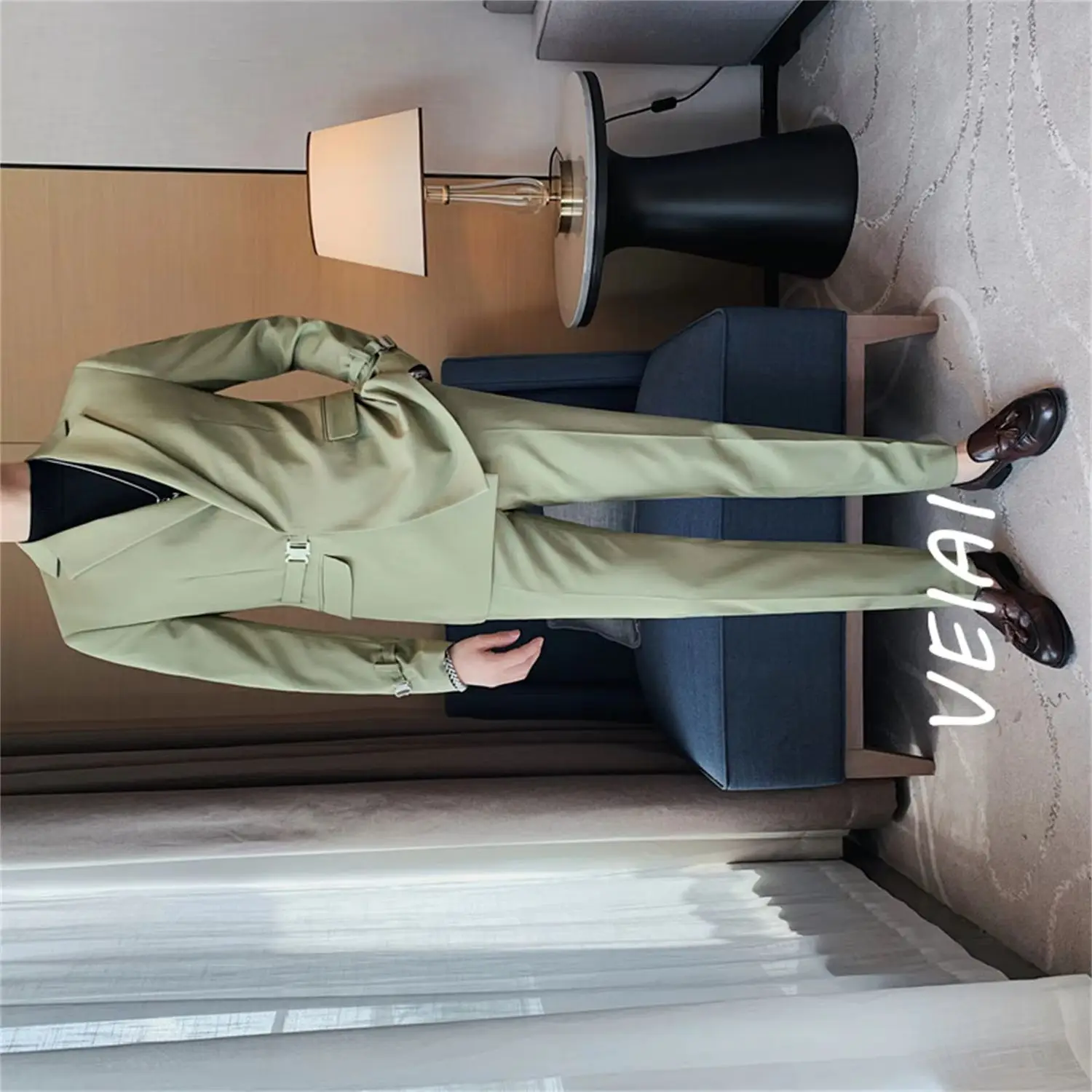 

Мужской костюм на свадьбу по индивидуальному заказу, роскошный комплект 2023, черно-белый пиджак с зубчатыми лацканами, пиджак, 2 предмета (пальто + брюки), облегающий весенний костюм