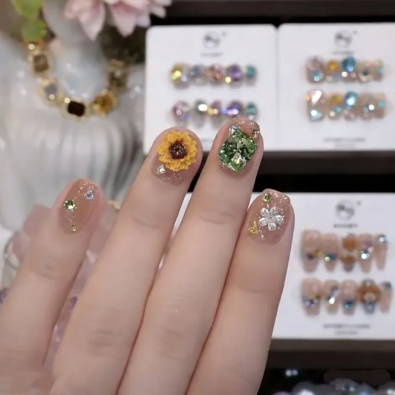 

10pcs Handmade Short Nails with Fine Glitter and 3D Sunflower Designs High-quality Press-on Nails Perfect As A Gift for Women
