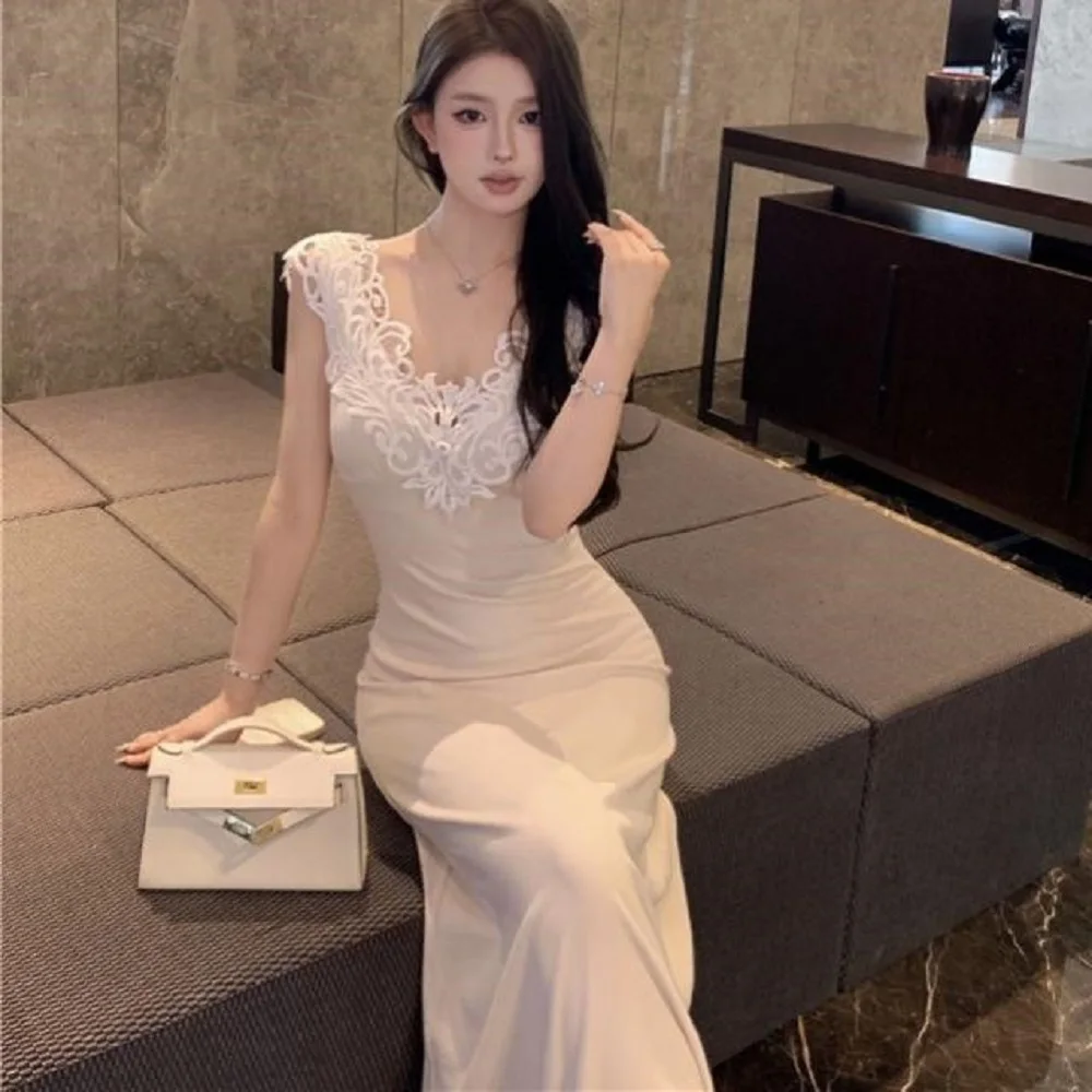 

French Lace Spliced Knitted Vest Dress Women Summer New High-End V-Neck Temperament Sleeveless Hip-Covering Long Skirt