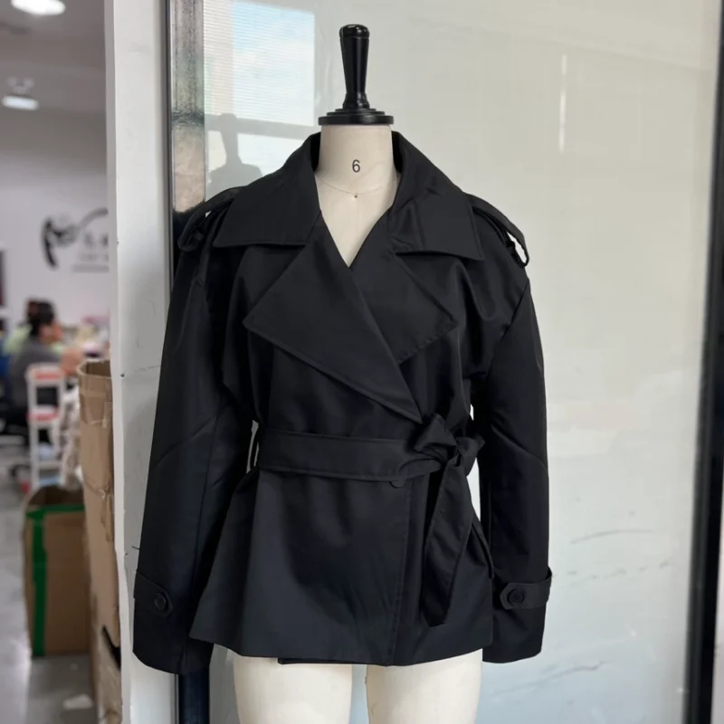 Französischer Minimalistischer Cropped Trenchcoat Büro-Gürteljacken Damen Oberbekleidung Lässig Schick Frühling Stilvolle Tägliche Mode-Outfits – Detail 2