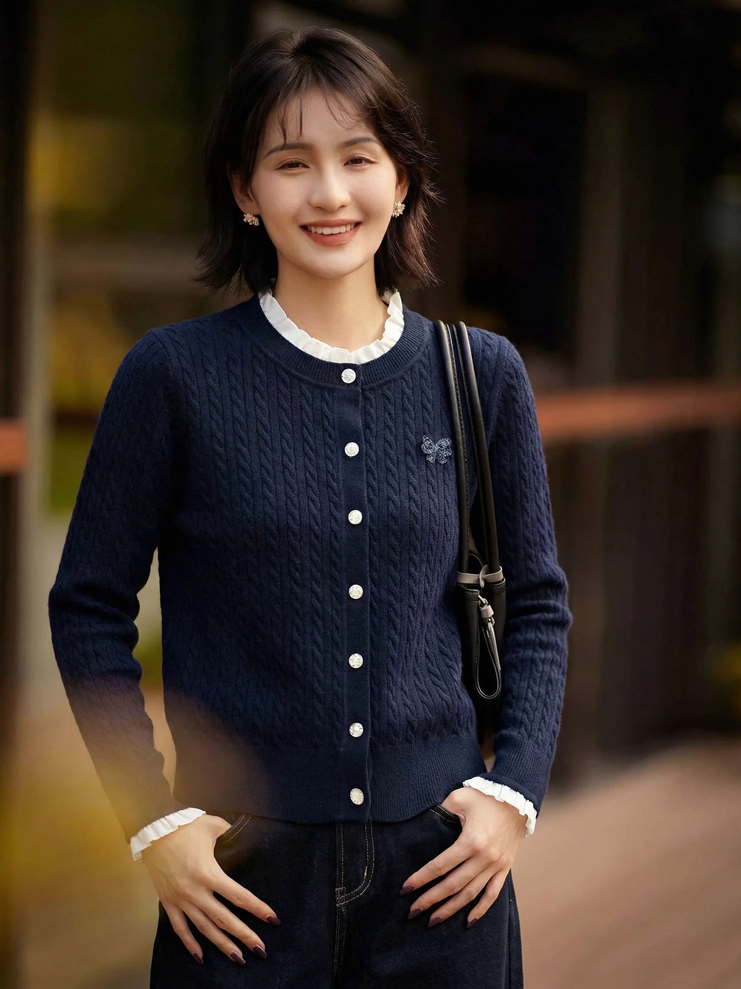 Ele ort Knitted Woolen Cardigan for Women with Wooden Design Versatile Spring Autumn Faion College Sle Contras...
