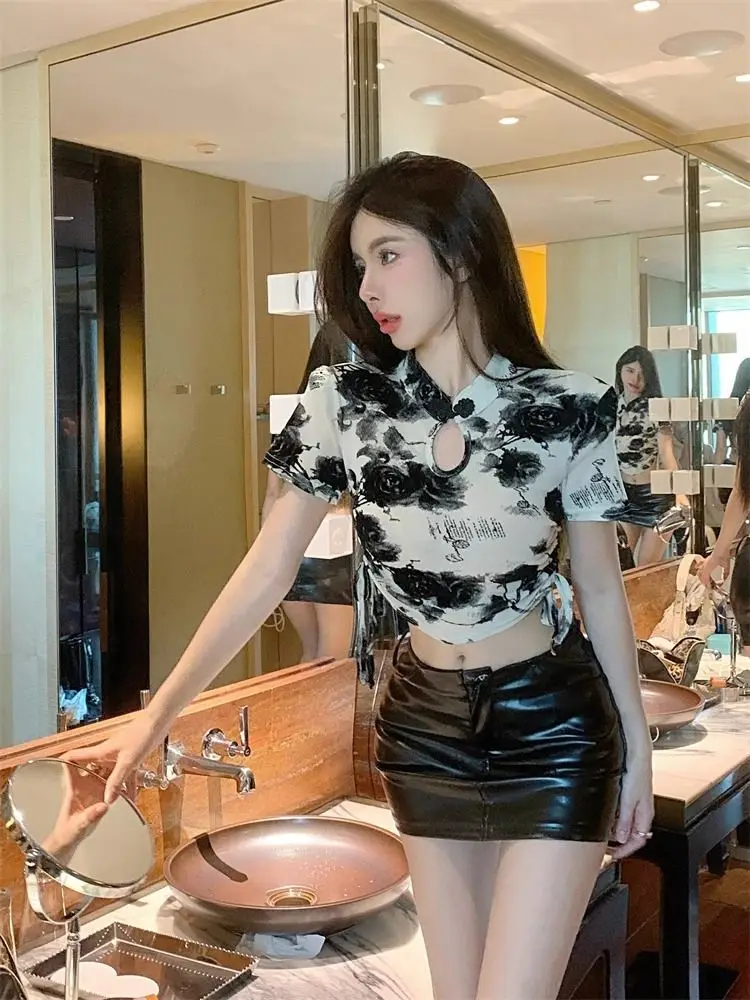 High Quality Women'S Buckle Chest Hollowed Out Design Vintage T-Shirts Ink Painting Tops Short Sleeves Drawstring