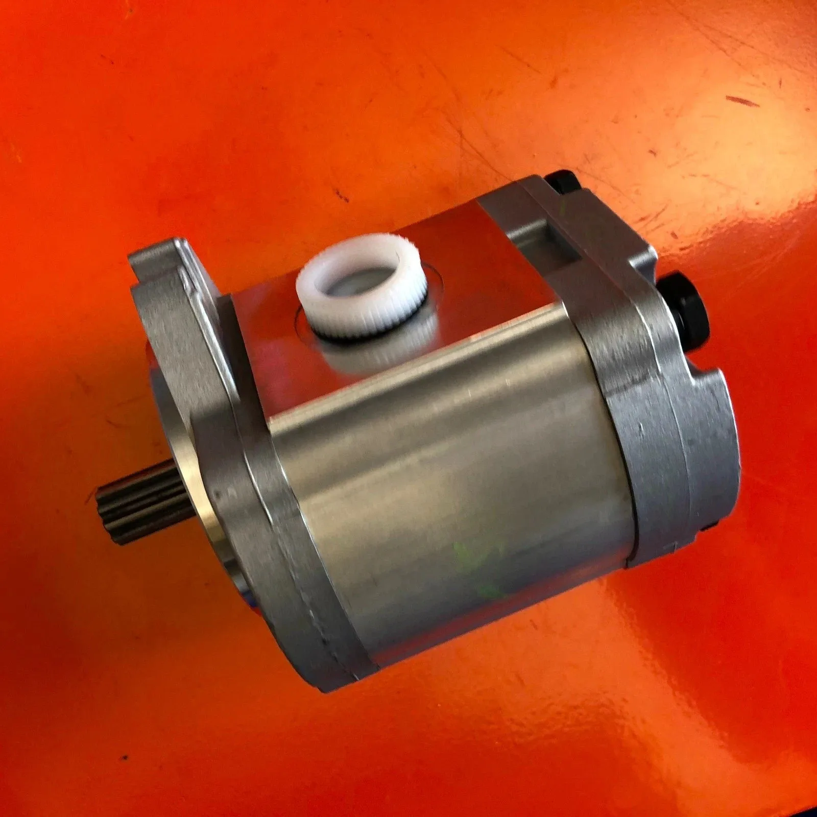 TH109457 GEAR PUMP FITS John Deere 892DLC 992DLC 892ELC 792DLC,120C 135D 330C