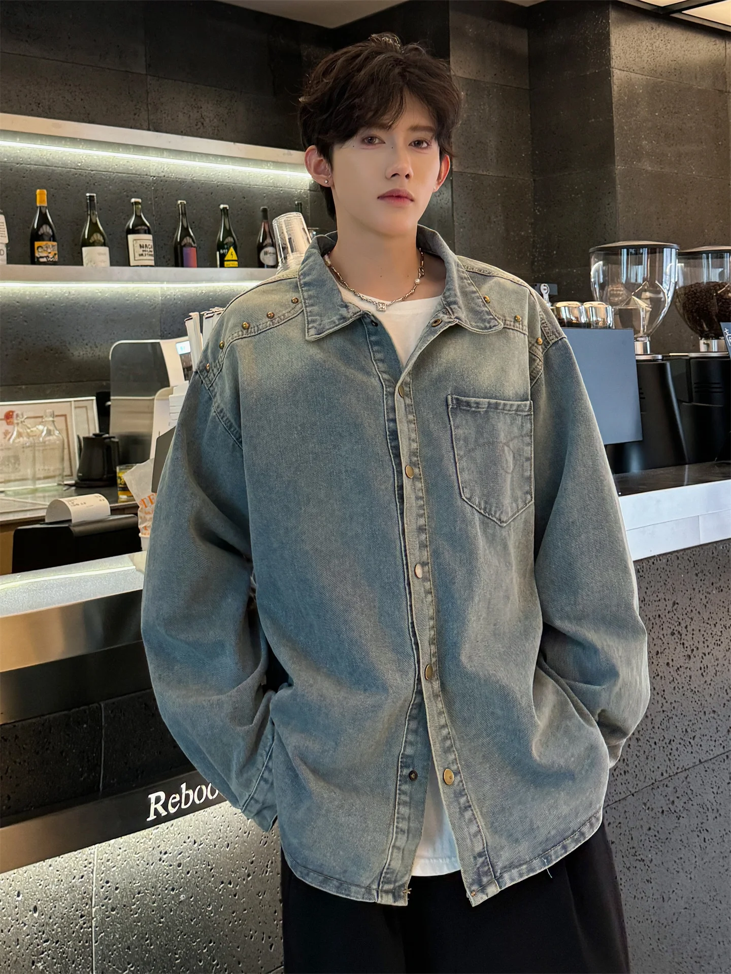 

American Sle Loose Casual Long Sve Men's Denim irt Street Faion Brand Rivet Design Jeans Jaet for Teenagers