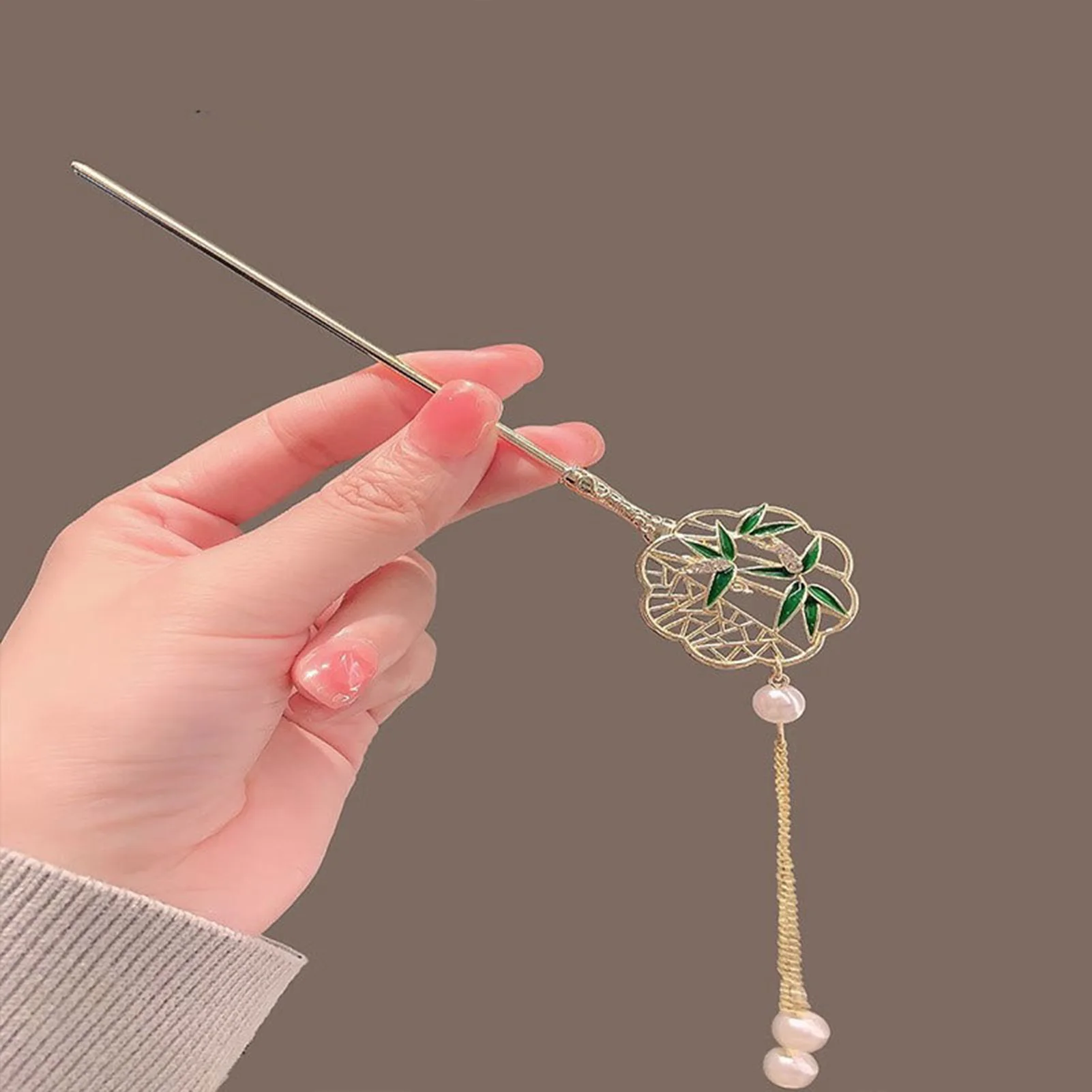 Retro Style Hair Stick Forks Chinese Hanfu Hair Accessories Vintage Fan Shaped Hairpin Long Tassel Hair Bun Jewelry Golden Crown