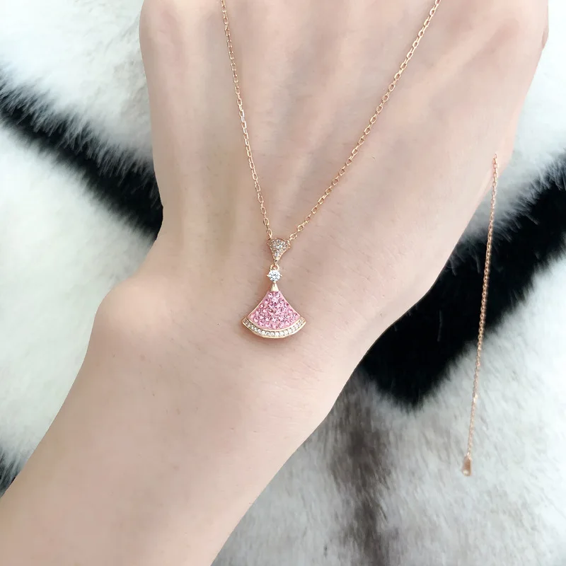 VOQ Silver Color Fan Pendant Necklace Women Fashion Korean Jewelry Party Girls Sexy Collar Necklace