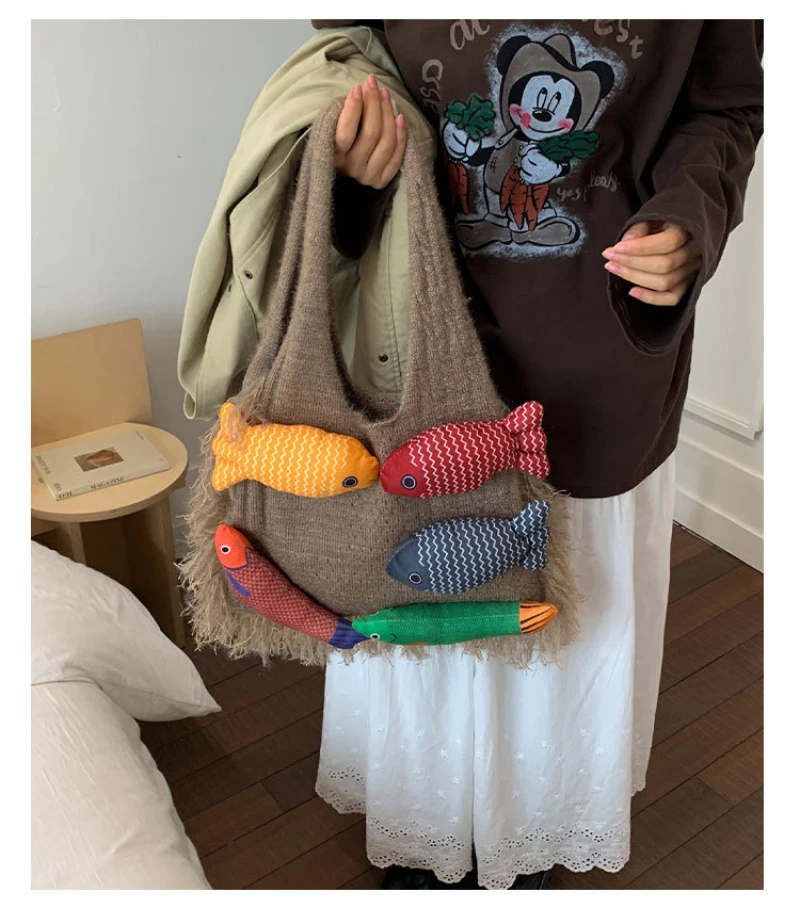 Knit Tote Bag for Women, Large Capacity Hollow Knitted Shoulder Bag with Fixed Colorful Fish Plush Decoration, Frayed Tassel Cas
