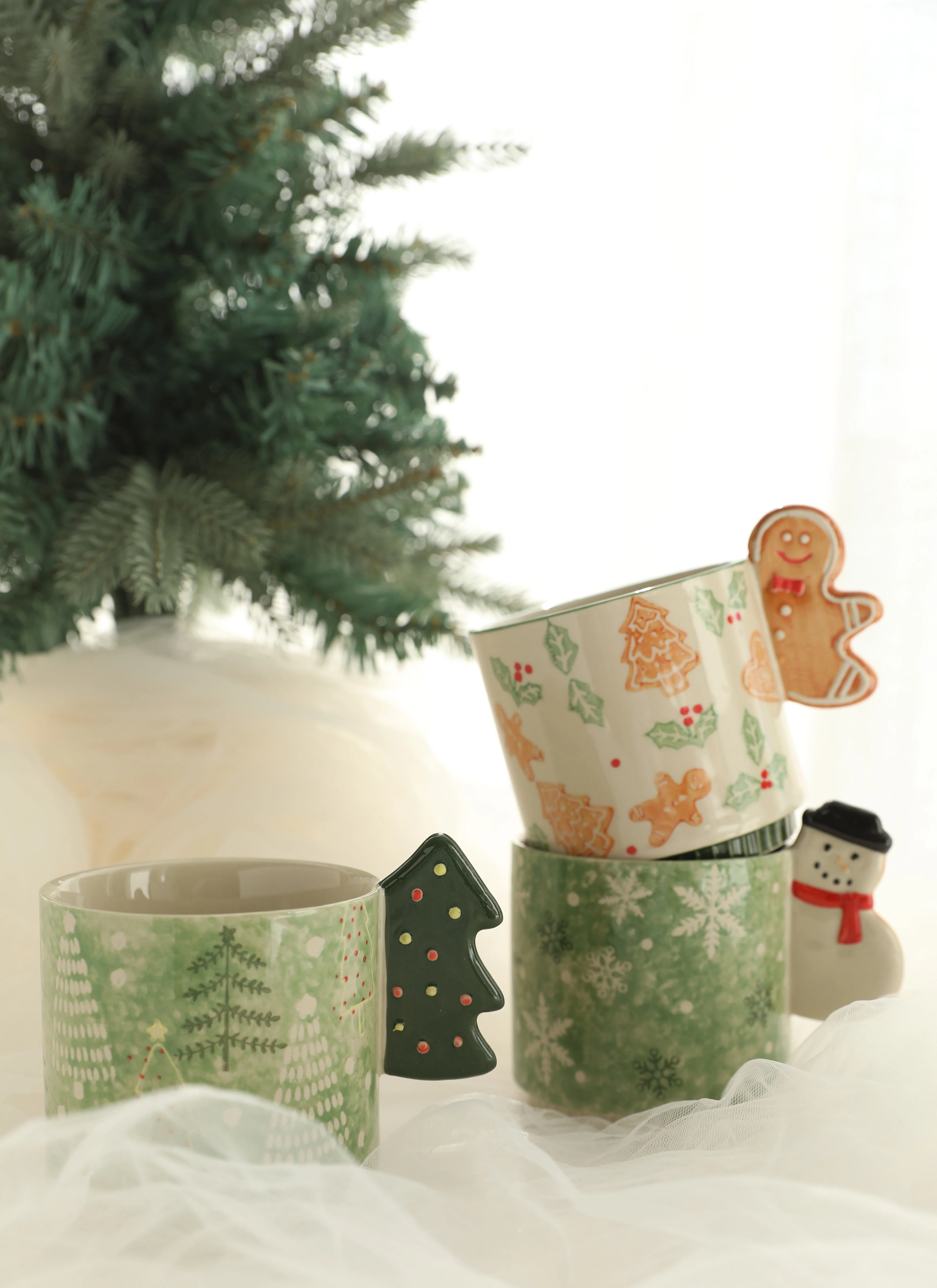 

Creative Cinnamon Flavored Christmas Hand-painted Cute Crutches, Sugar Gingerbread Man Handles, Ceramic Mugs