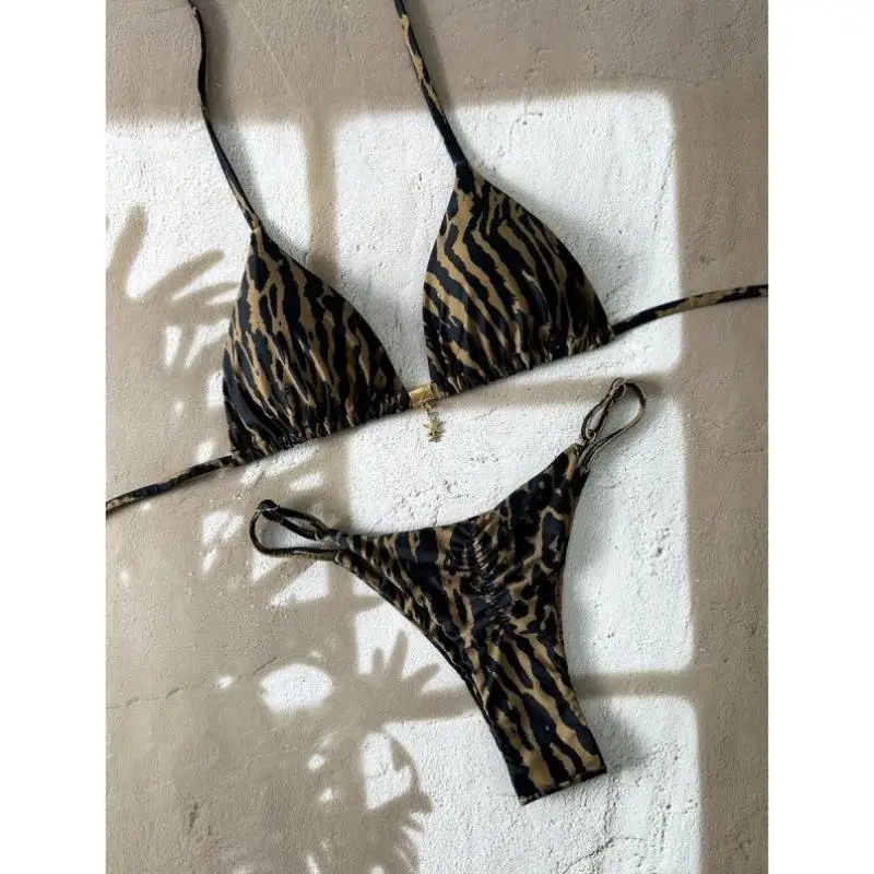 

Новый мужской спортивный костюм-тройка без бренда: майка на бретелях и брюки 3/4 для осеннего сезона