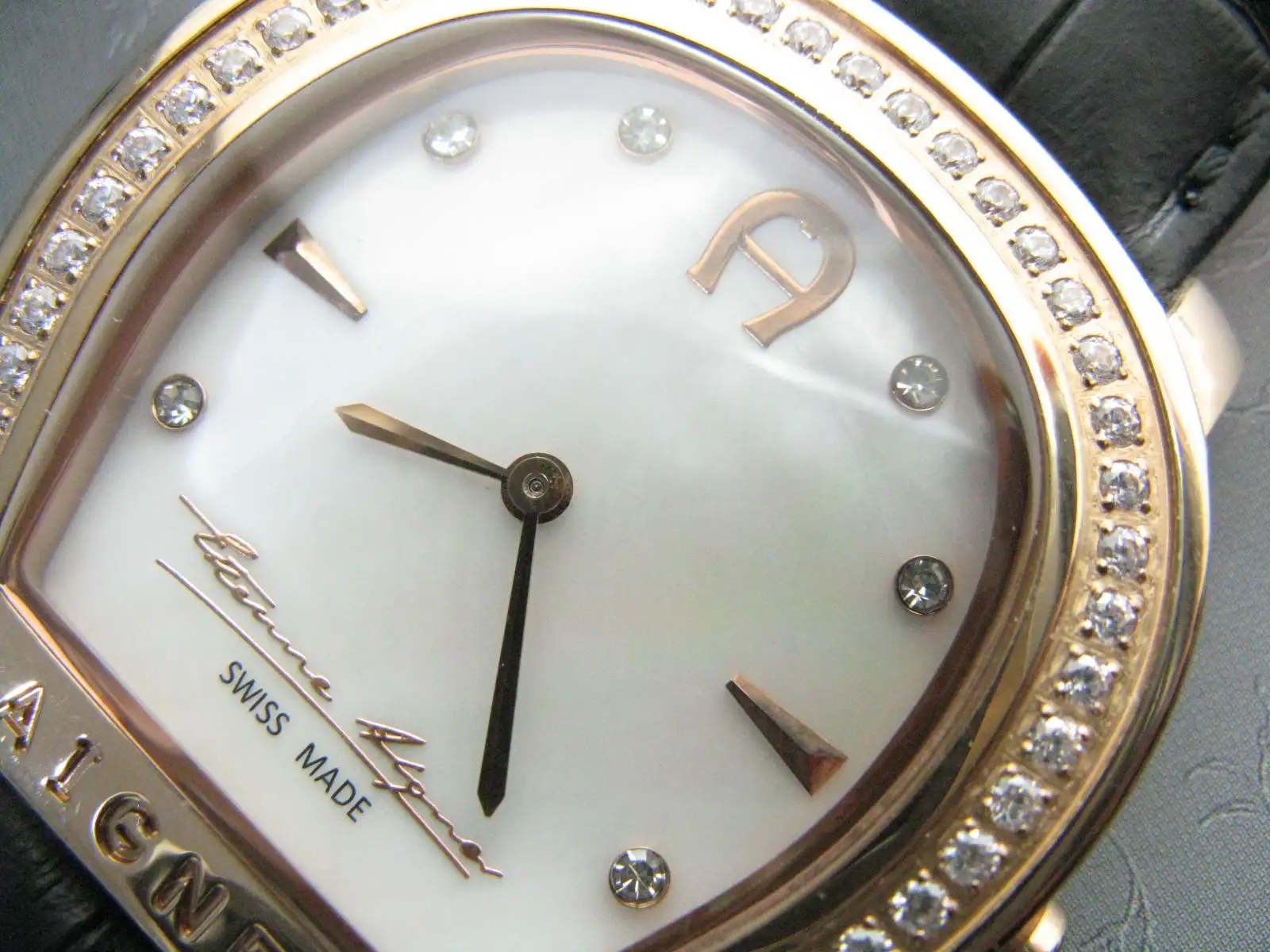 Shell dial （BIG A） original diamond Big quartz watch（king size aigner）