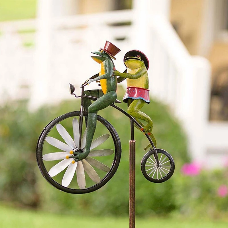 

Metal Bicycle Wind Spinner Garden Statue Windmill Standing Vintage Frog Sculpture Animal Bike Decoration Outdoor Patio Yard Lawn