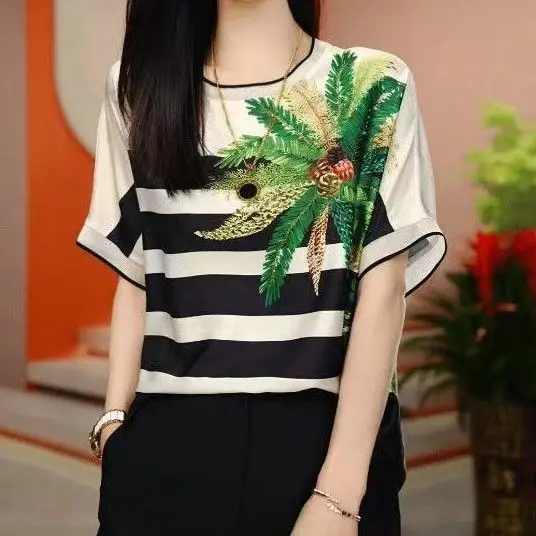 Nieuwe zomer T-shirts met korte mouwen Slank en modieus bedrukt top met ronde hals en los T-shirt
