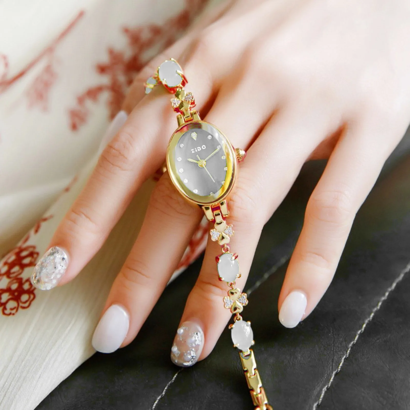 Women's Rhinestone Watches Elegant Rhinestone Setting Bracelet Watch for Birthday Gifts New Year's Gifts