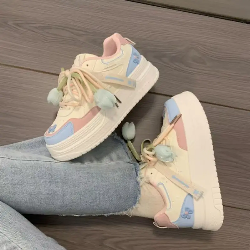 Niche Cute Thick Sole White Tulip Canvas Sneakers Versatile Student Best Seller Women Shoes 2025 Autumn New