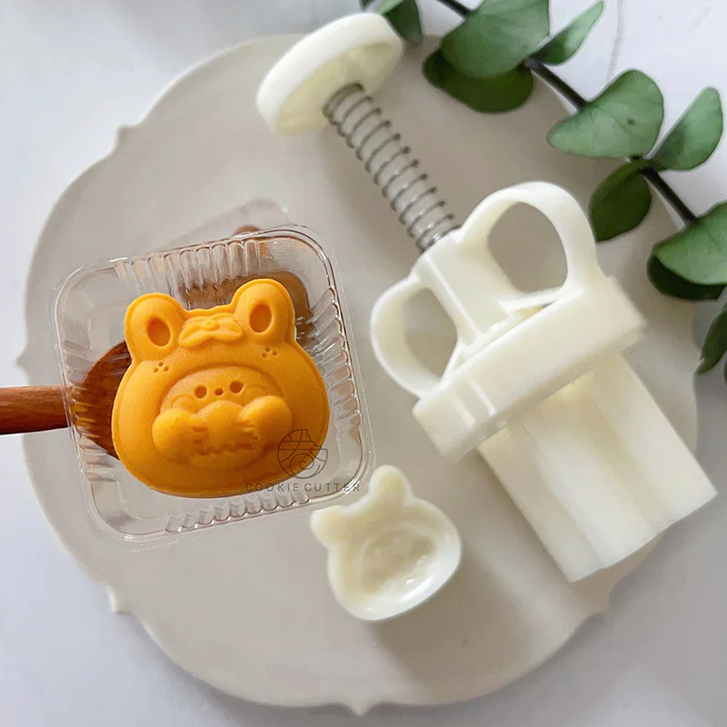 

Orange Cartoon Bunny Mini Mooncake Mold Chinese New Year Decoration Mold Hand Pressure Green Bean Cake Good Wishes Kitchen Tools