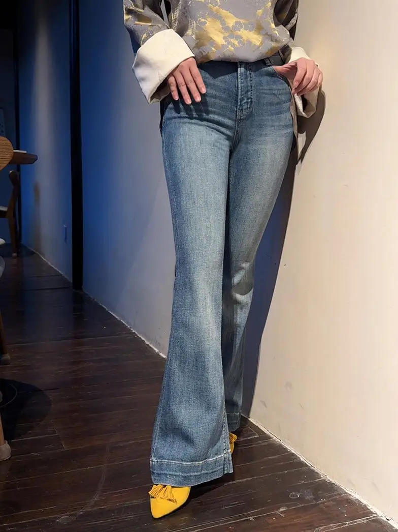 

Slimming Bell Bot Jeans Cotton Blend Casual Ladies Jeans Stand Fit Micro Stretch l Waist Spring 2025