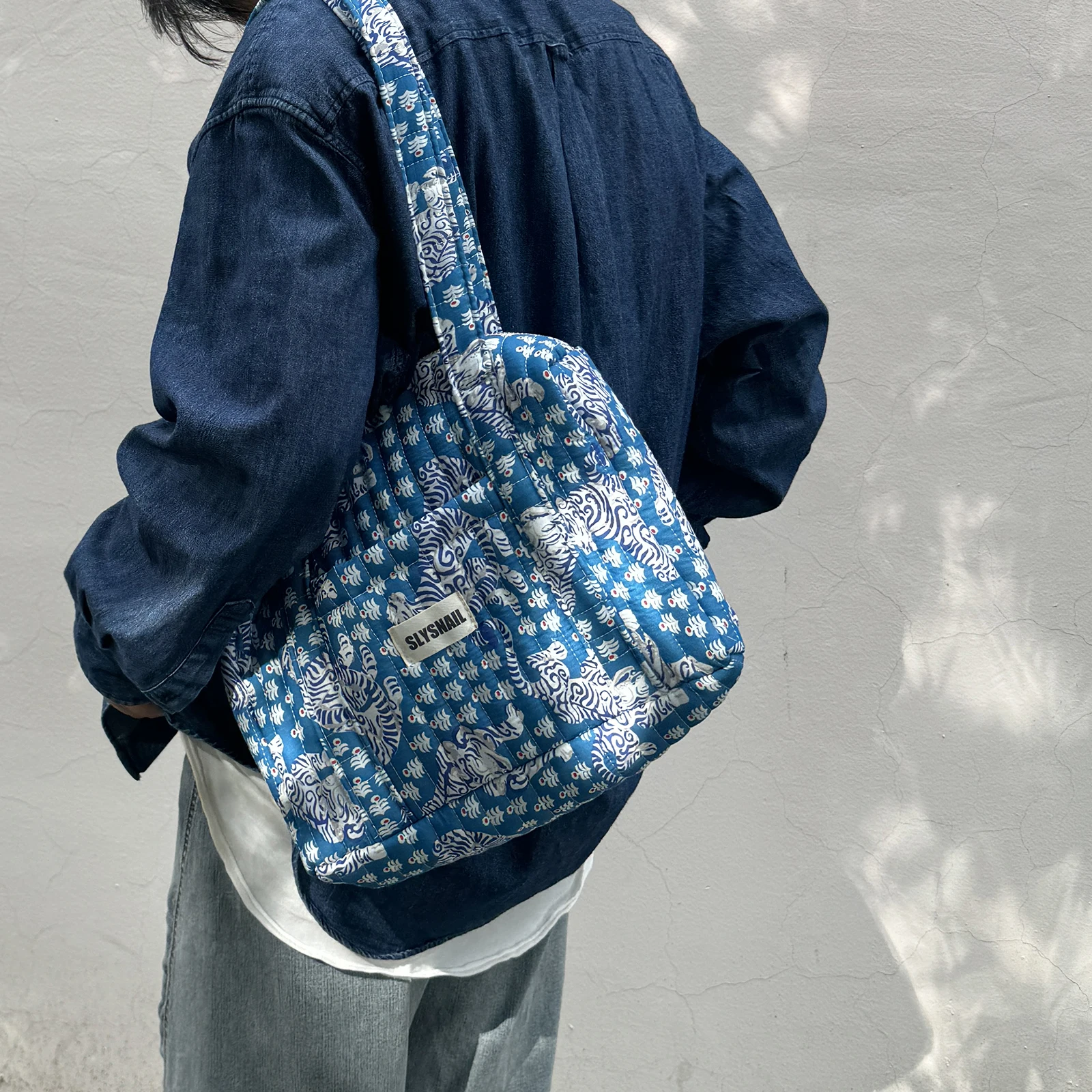 Gesteppte Schultertasche für Damen, Boho-Tigermuster, große Kapazität, Handtasche mit Reißverschluss – Detail 6