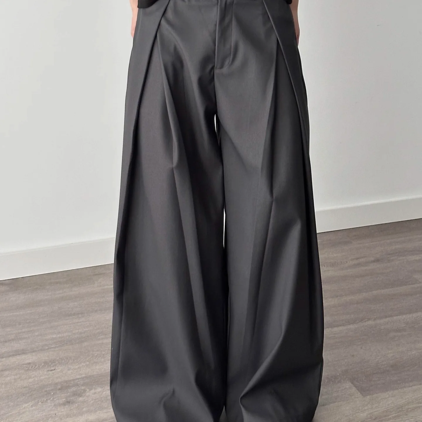 กางเกงสูทสีดำใหม่ปี 2025 แฟชั่นผู้ชาย กางเกงเดรสทรงหลวมสไตล์เกาหลี กางเกงขายาวทรงกว้างโอเวอร์ไซส์ กางเกงขายาวผู้ชาย